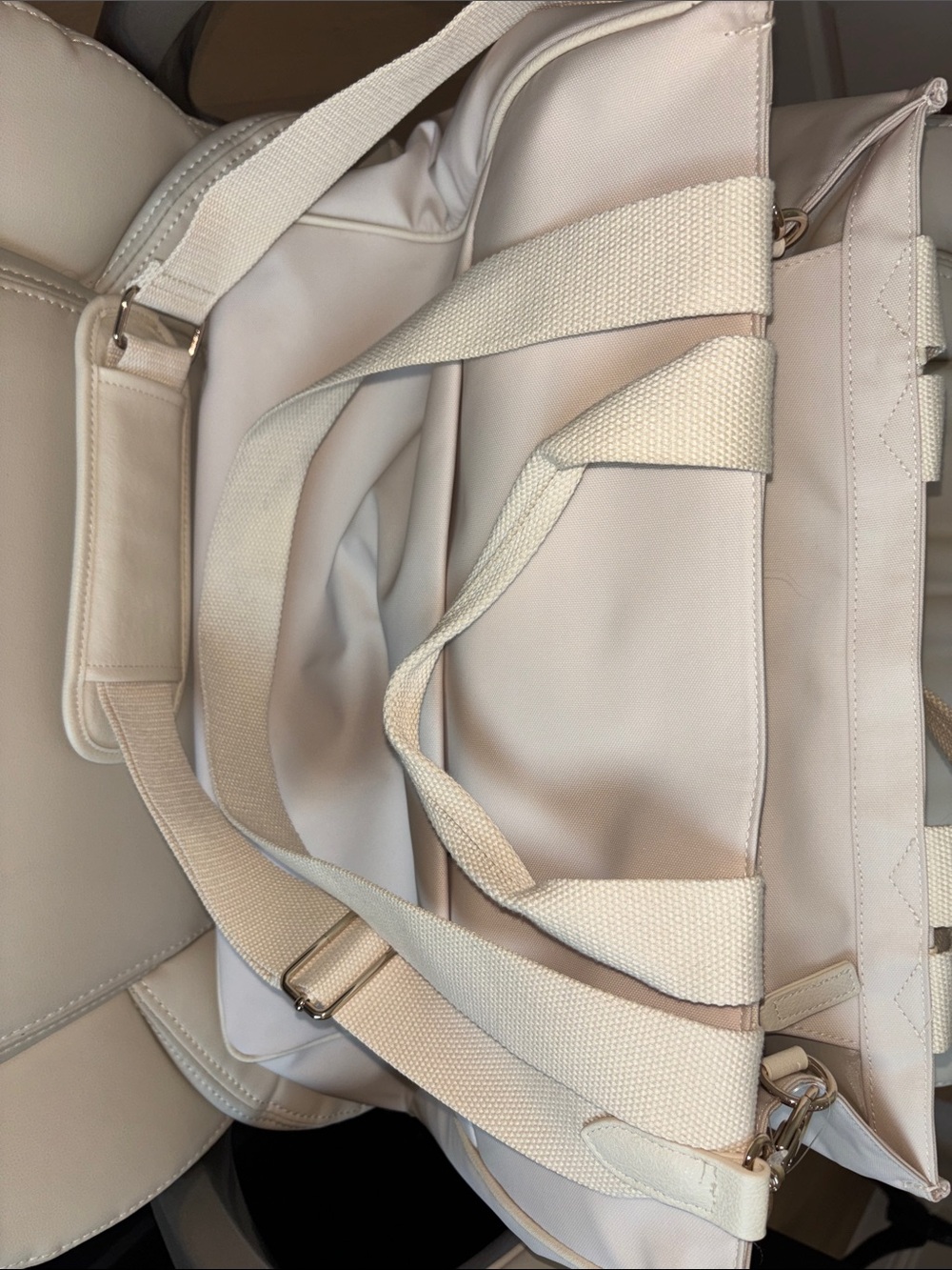 Beis The East To West Tote 
in Beige 🧳🛩️🌎 - Picture 9 of 9